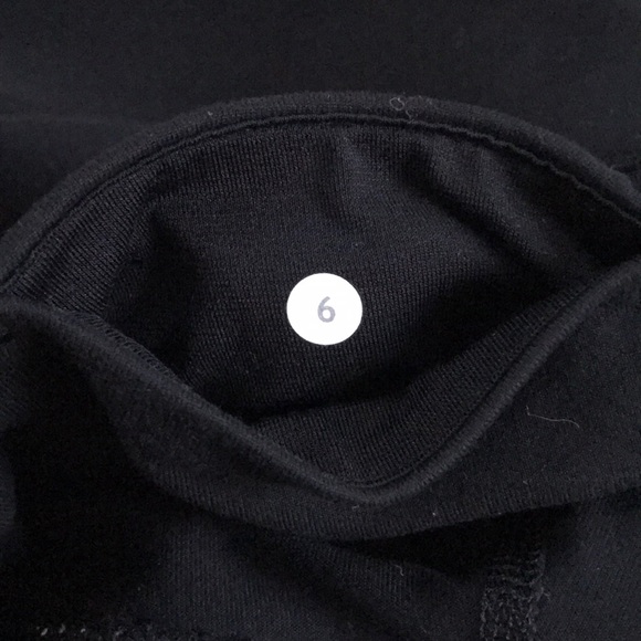 LULULEMON WUNDER UNDER CROP SIZE 6 - Picture 3 of 5